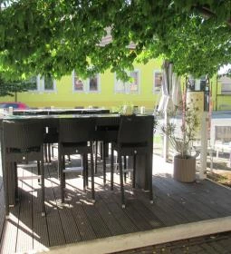 Monaco Kávézó & Delikátesz