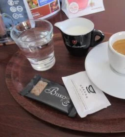 Monaco Kávézó & Delikátesz