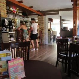 Monaco Kávézó & Delikátesz Komárom - Egyéb