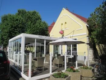 Monaco Kávézó & Delikátesz Komárom