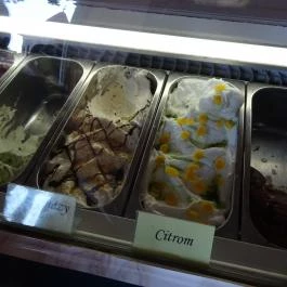 Monostor Cukrászda Zirc - Étel/ital