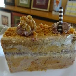 Monostor Cukrászda Zirc - Étel/ital