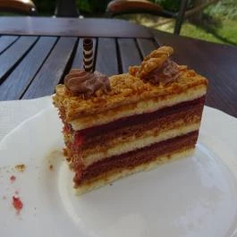 Monostor Cukrászda Zirc - Étel/ital