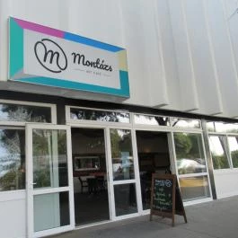 Montázs Art Café Budapest - Külső kép