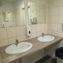 Montázs Art Café Budapest - Mosdó