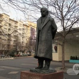 Móricz Zsigmond szobra Budapest - Egyéb