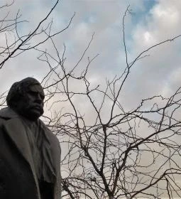 Móricz Zsigmond szobra