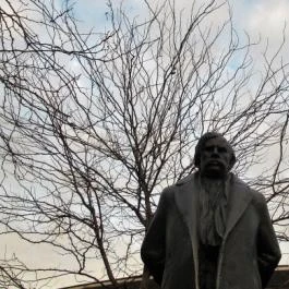 Móricz Zsigmond szobra Budapest - Egyéb