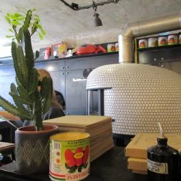 Moto Pizza Budapest - Belső