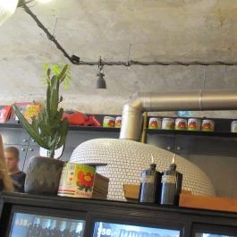 Moto Pizza Budapest - Belső