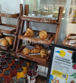 Mr. Beans Cafe & Tea Shop