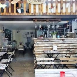 Mucika Bar Budapest - Belső