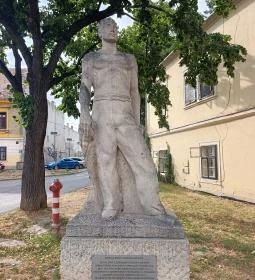 Munkás szobor