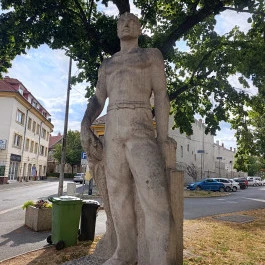 Munkás szobor, Sopron - Külső kép