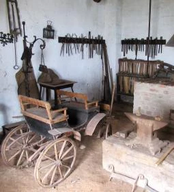 Művelődési Központ, Könyvtár és Múzeum - Borsodi Tájház