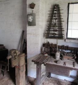 Művelődési Központ, Könyvtár és Múzeum - Borsodi Tájház