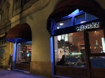 MŰVHÁZ Kávézó Budapest