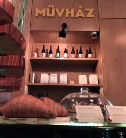 MŰVHÁZ Kávézó