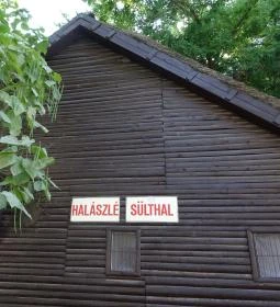 Nádfedeles Halsütő