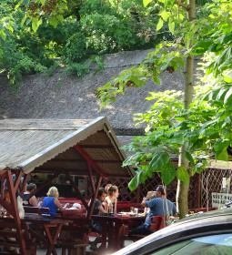 Nádfedeles Halsütő