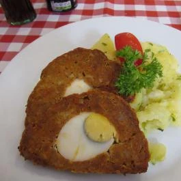 Nagy Fatál Konyhája Budapest - Étel/ital