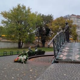 Nagy Imre szobra Budapest - Egyéb
