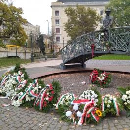 Nagy Imre szobra Budapest - Egyéb