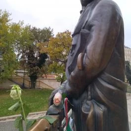 Nagy Imre szobra Budapest - Egyéb