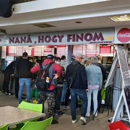 Naná, hogy finom! - Fehérvári úti Vásárcsarnok Budapest - Belső