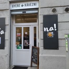 NANA Kávézó Budapest - Külső kép