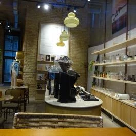 Nanushka Store & Café Budapest - Belső