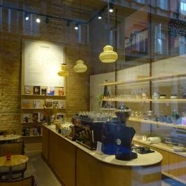 Nanushka Store & Café Budapest - Belső