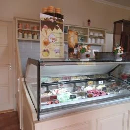 Napfény Fagylaltozó, Tolcsva - Belső