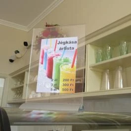 Napfény Fagylaltozó, Tolcsva - Belső