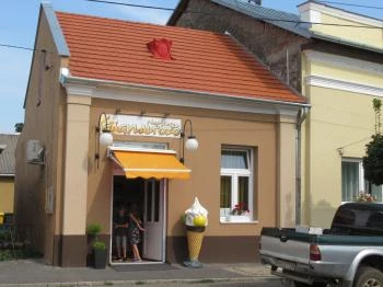 Napfény Fagylaltozó Tolcsva