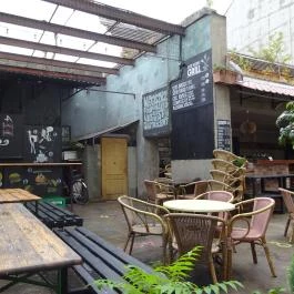 400 Bár, Budapest - Külső kép