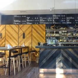 Neked Csak Dezső - Brewpub & Bistro Budapest - Belső