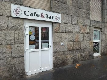 Nem Adom Fel Kávézó & Étterem Budapest