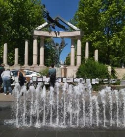 A német megszállás áldozatainak emlékműve