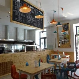 Nemo Pest Fish & Chips & Salad Bar - Október 6. utca Budapest - Belső