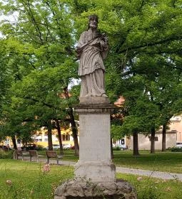 Nepomuki Szent János szobor