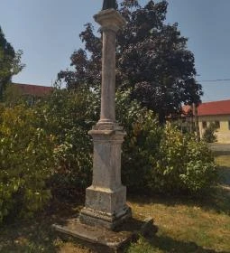 Nepomuki Szent János szobor