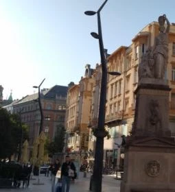 Néreidák-kútszobor