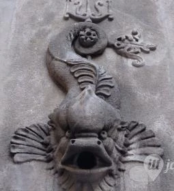 Néreidák-kútszobor