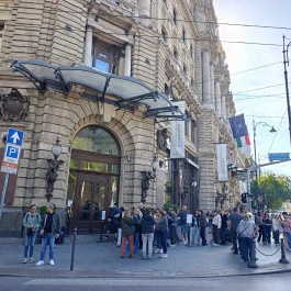 New York Kávéház Budapest - Külső kép