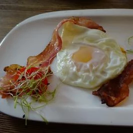 Nonloso Caffé Budapest - Étel/ital