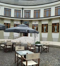 Nyugi bár & bowling