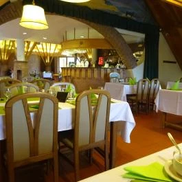 Hotel Makár Óbester Étterem Pécs - Belső
