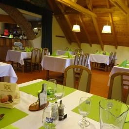 Hotel Makár Óbester Étterem Pécs - Belső