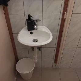 Óbudai Kézműves Söröző Budapest - Mosdó